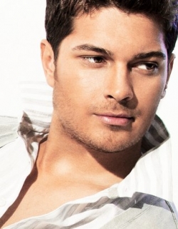 Cagatay Ulusoy - Biography, Filmography, Private Life, Photos