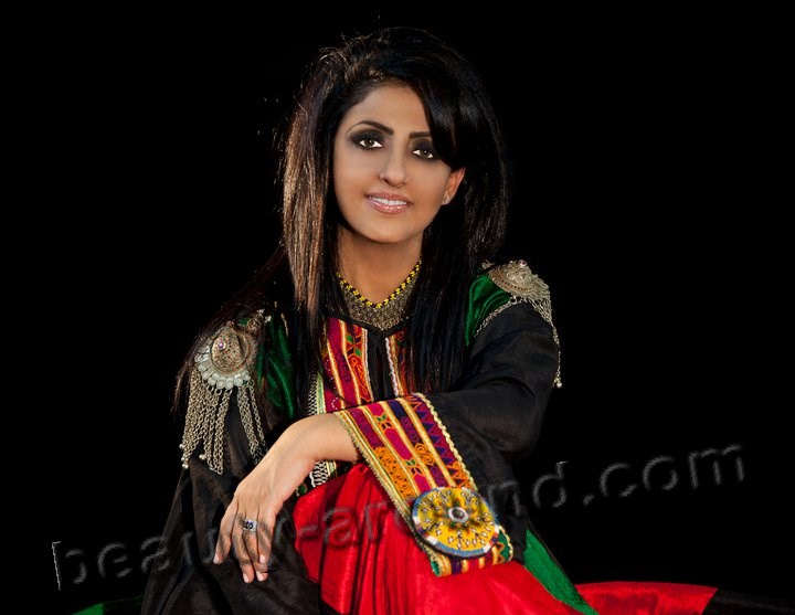 Mehrangez очень красивая афганская певица фото