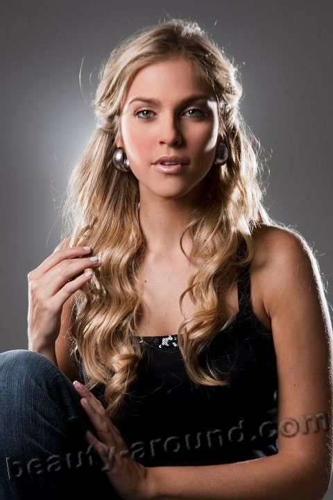 Miss International 2006  Daniela di Giacomo  (Venezuela) photo