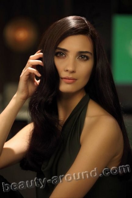 Tuba Buyukustun